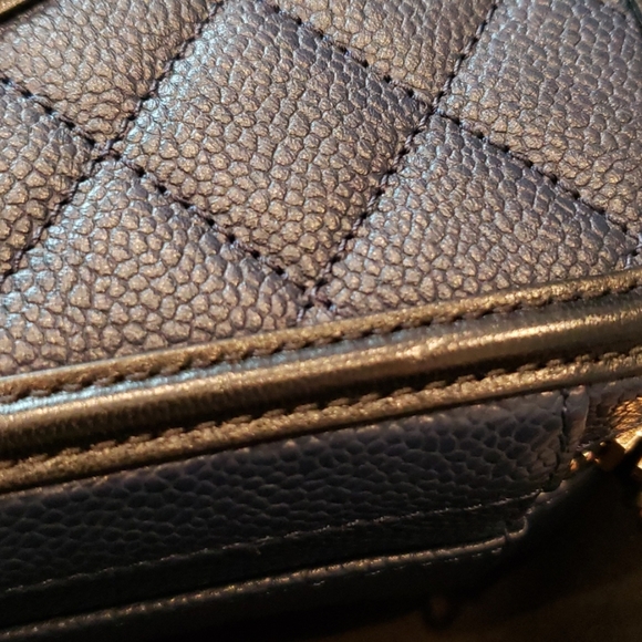 ❗SOLD❗Chanel Two-tone Medium Filigree Vanity Case - Picture 8 of 16